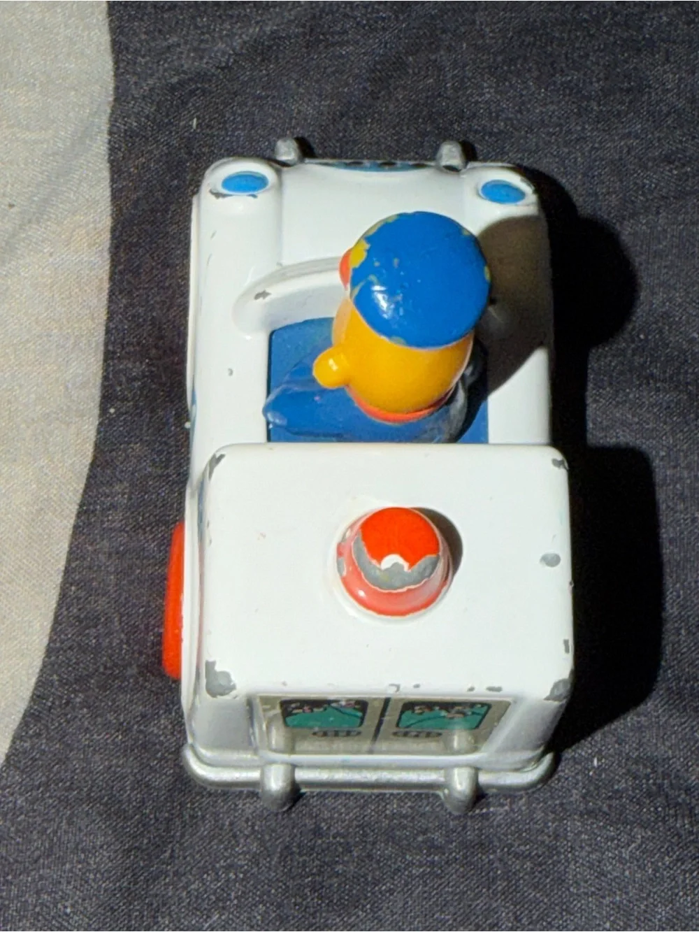Playskool Muppets Inc. Sesame Street 1981 1983 Bert Character Pigeon Patrol Car.